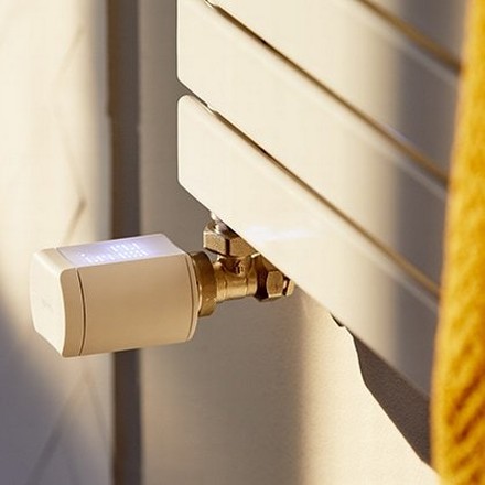 somfy thermostatic valve on a radiator